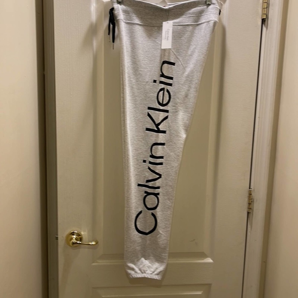 NWT Calvin Klein Women Performance joggers gray pant.